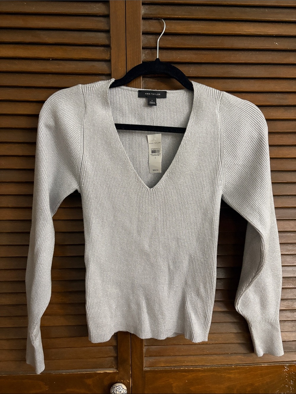 Ann Taylor Light Gray Ribbed V-Neck Sweater